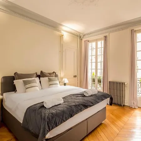 Apartament Royale Champs Elysees Paryż