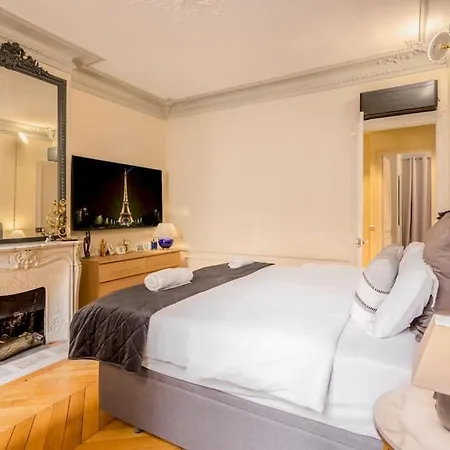 Royale Champs Elysees Apartman