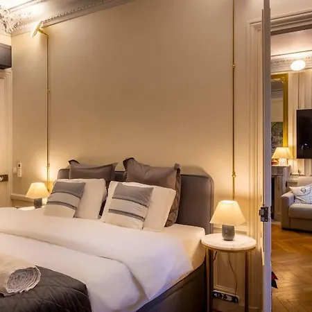 Royale Champs Elysees Apartman